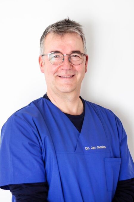 DR. MED. JAN JACOBS